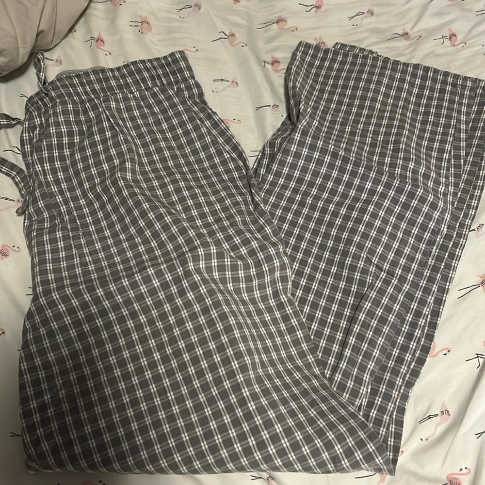 Old Navy Gray Plaid Pajama Pants - Medium - Picture 1 of 4